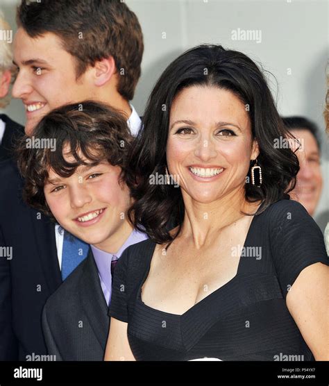 julia louis-dreyfus family|julia louis dreyfus family fortune.